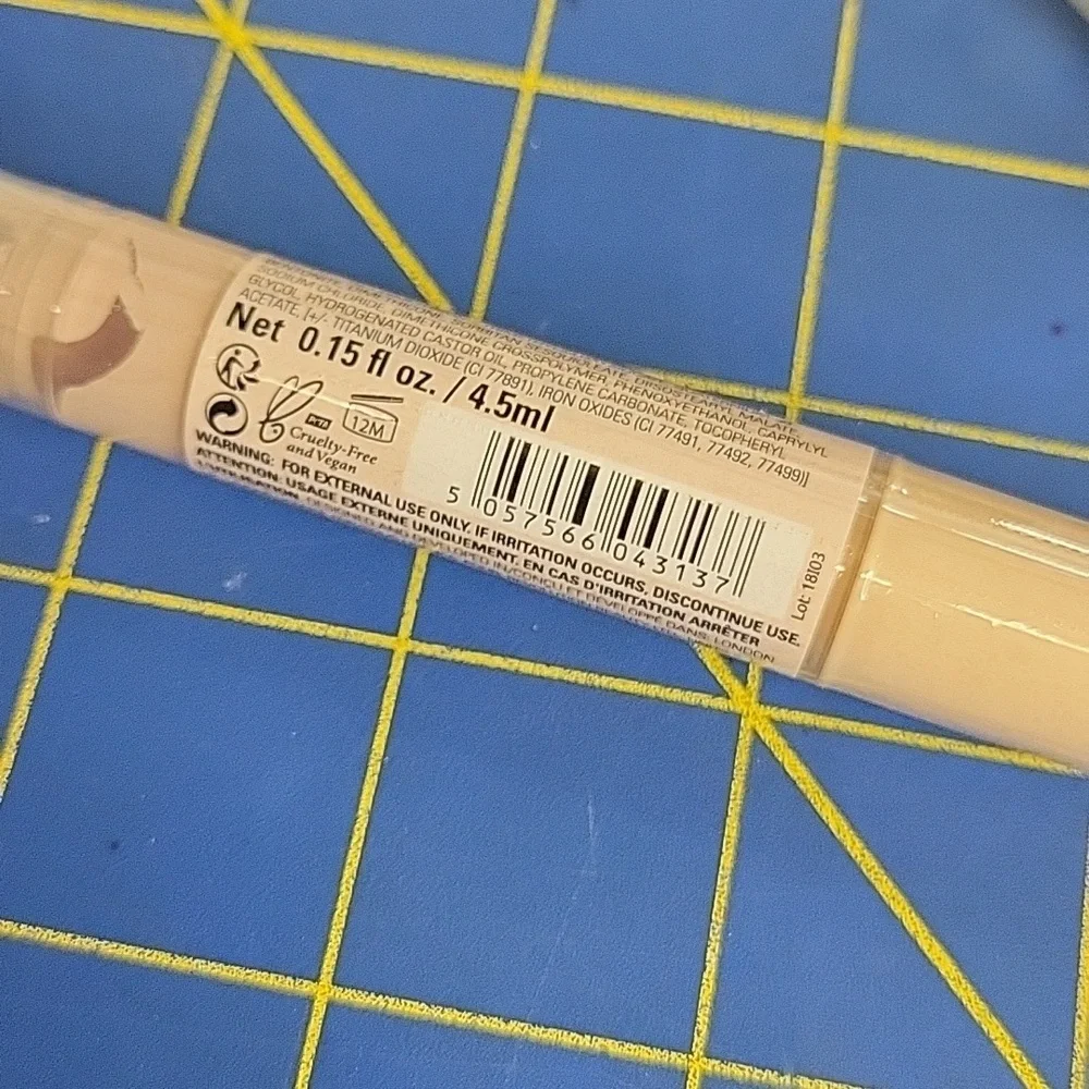 Revolution Fast Base Concealer for Flawless Coverage C 0.5 New 4.5ml